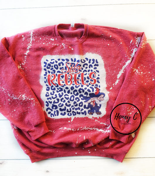 Silo Rebels leopard background w/mascot sweatshirt *red*